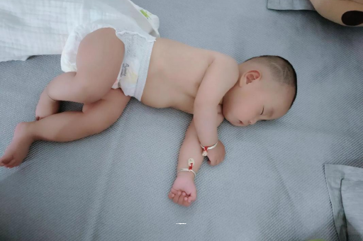 郓城3个月宝宝怎么抱